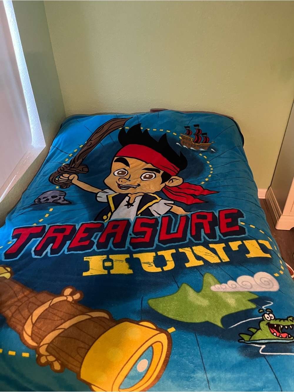 Disney Jake and the neverland  pirates kids Plush Throw Large full size